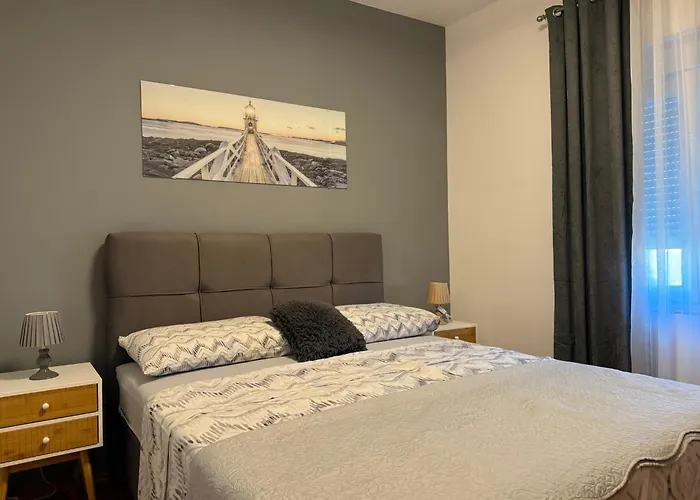 アパート Karma ザダル